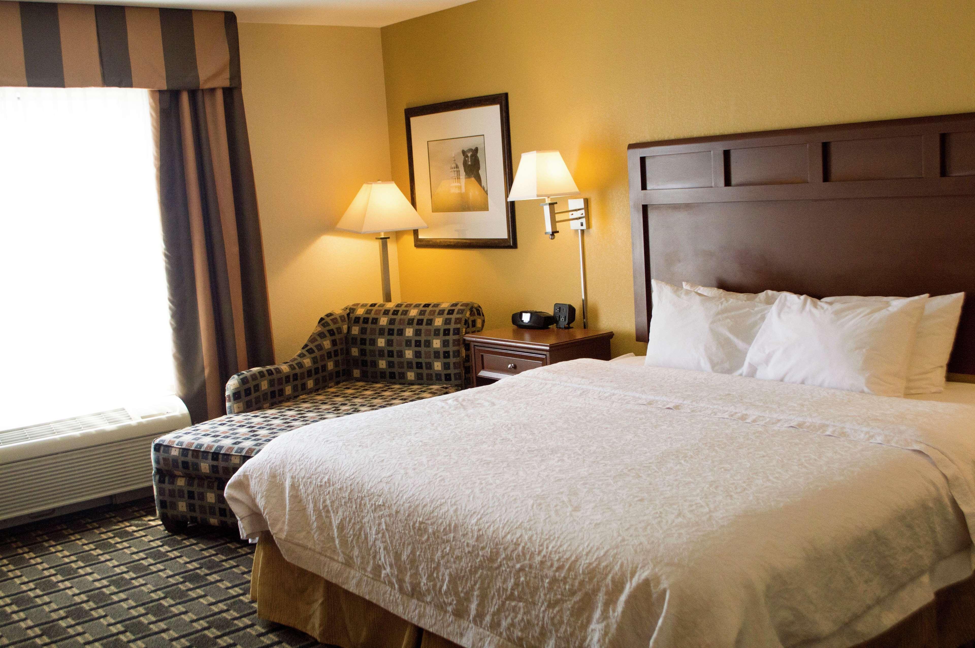 Hampton Inn & Suites Columbia At The University Of Missouri Extérieur photo